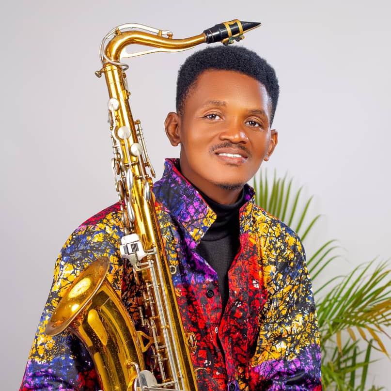 Biography of AmEE - (AmEE FGG Concert)